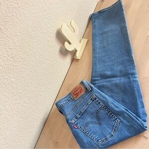 Levi’s wedgie straight jeans